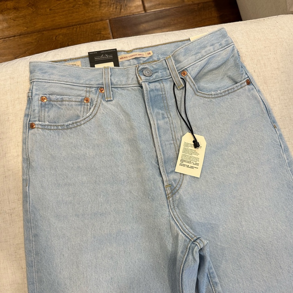 SOLD!!! Levi's Ribcage Straight Ankle Jeans - NWT - Picture 7 of 9